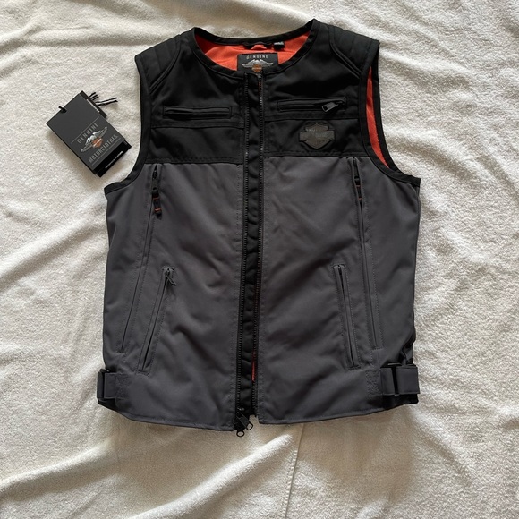 Harley-Davidson Other - Harley Davidson Riding Vest w/built in backpack. ZERO scratches or marks
